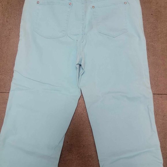 Women size 12 Bandolino Flawless stretch Mandie capri New with tags - Picture 10 of 12